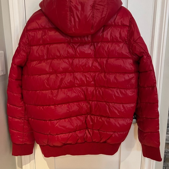 Men’s GUESS red puffer coat size Large - Picture 4 of 4